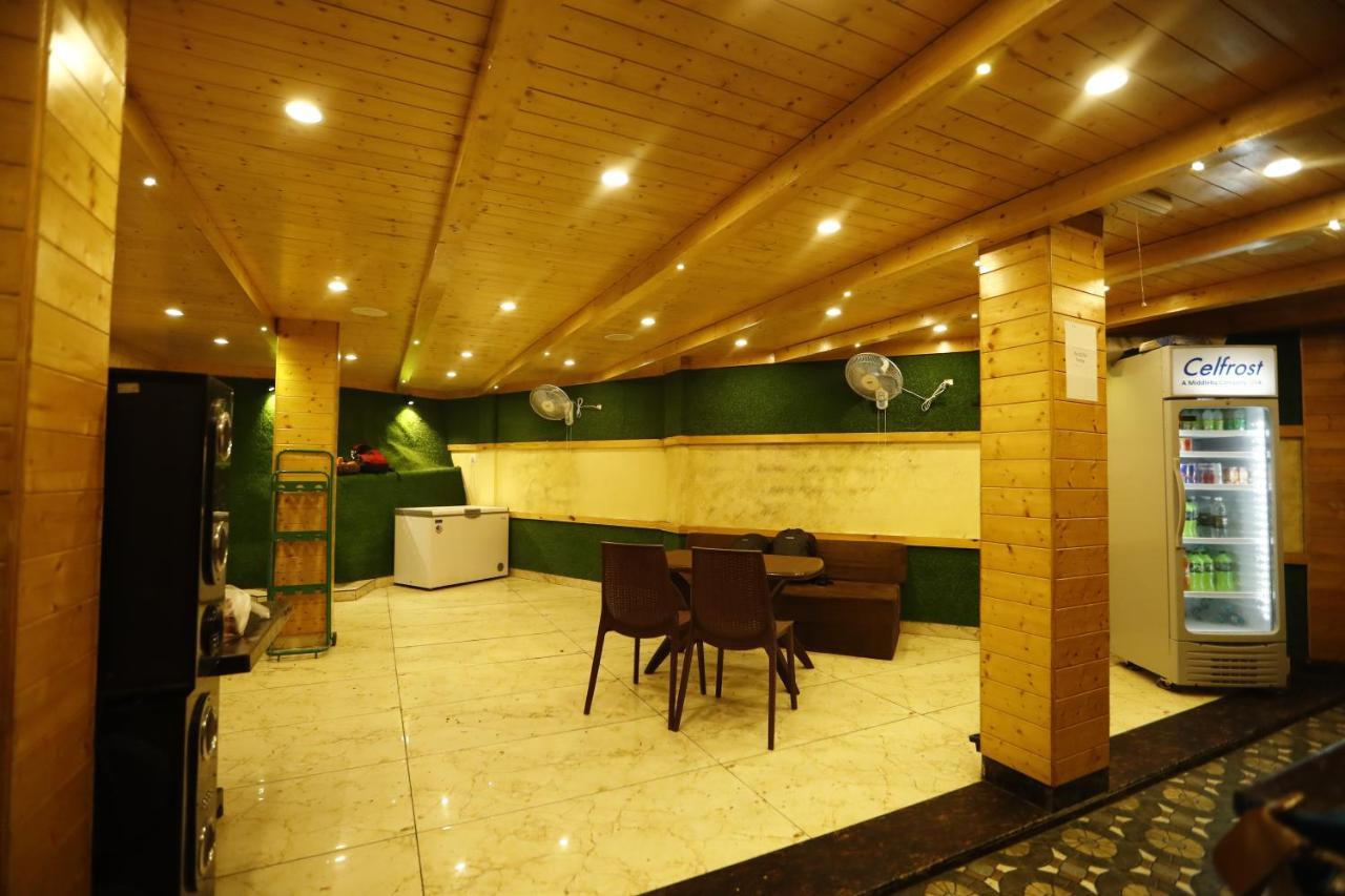 Hotel Kings Inn Мусори Екстериор снимка